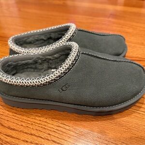 Gray UGG Tasman Suede Slippers Women’s 8
